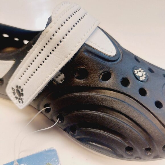 Dawgs Spirit Youth Boys Size 11 Black White Water Light All Terrain Slip On Shoe - Picture 2 of 10